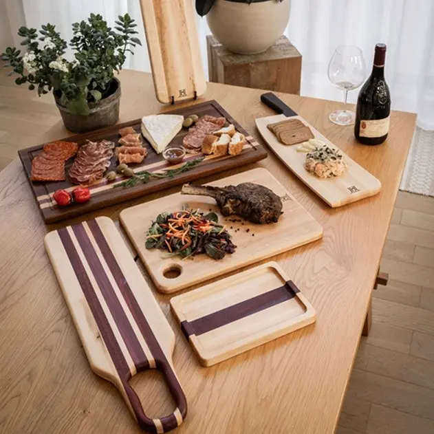 Plateaux de service, arche mural et fournitures
